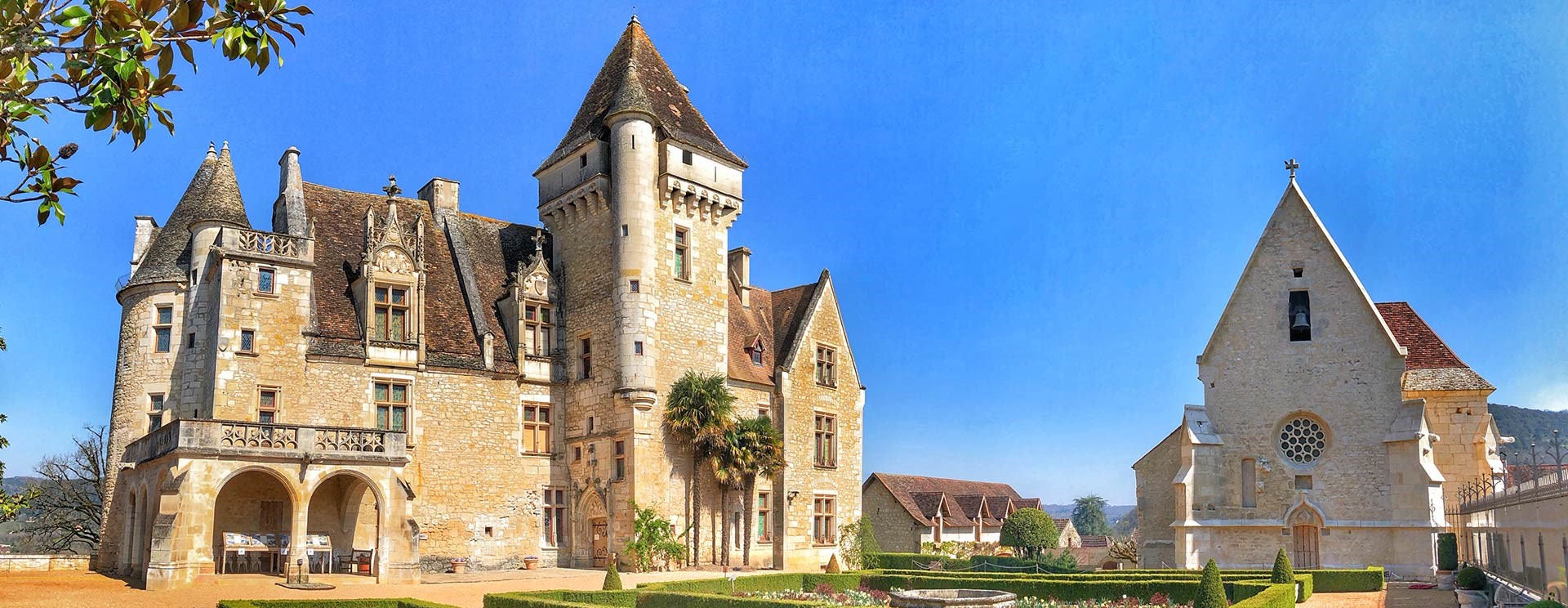 Le Chateau Et Jardins Des Milandes